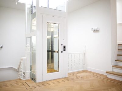 lift orang untuk penumpang di rumah