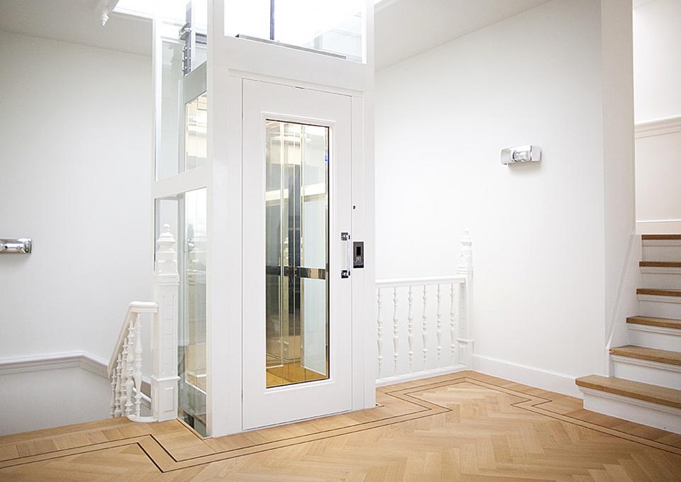 lift orang untuk penumpang di rumah